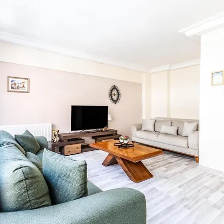 Flat W Balcony 5 Min To Bull Statue Kadikoy *