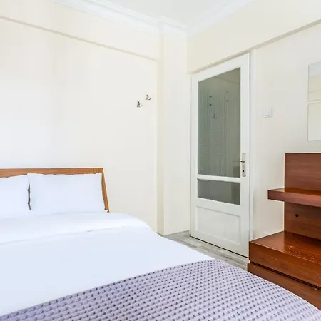 Flat W Balcony 5 Min To Bull Statue Kadikoy Apartamento *
