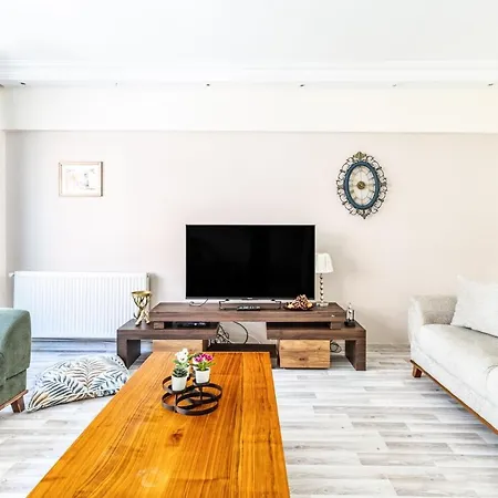 Apartamento Flat W Balcony 5 Min To Bull Statue Kadikoy Estambul